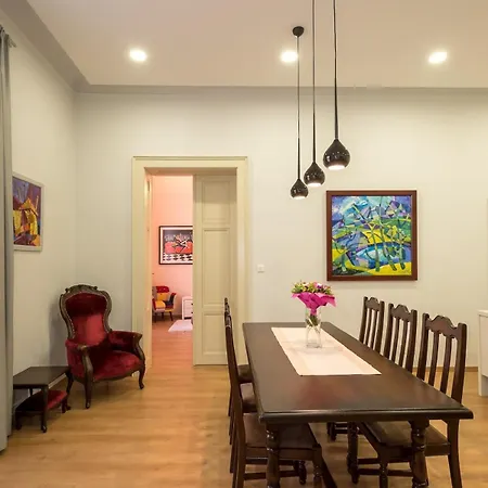 - Centrum, Urban Tower Apartment *